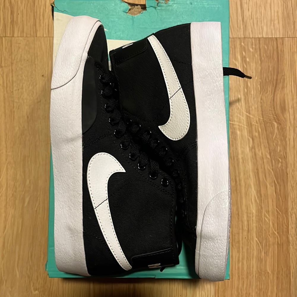 new black Mid Blazers